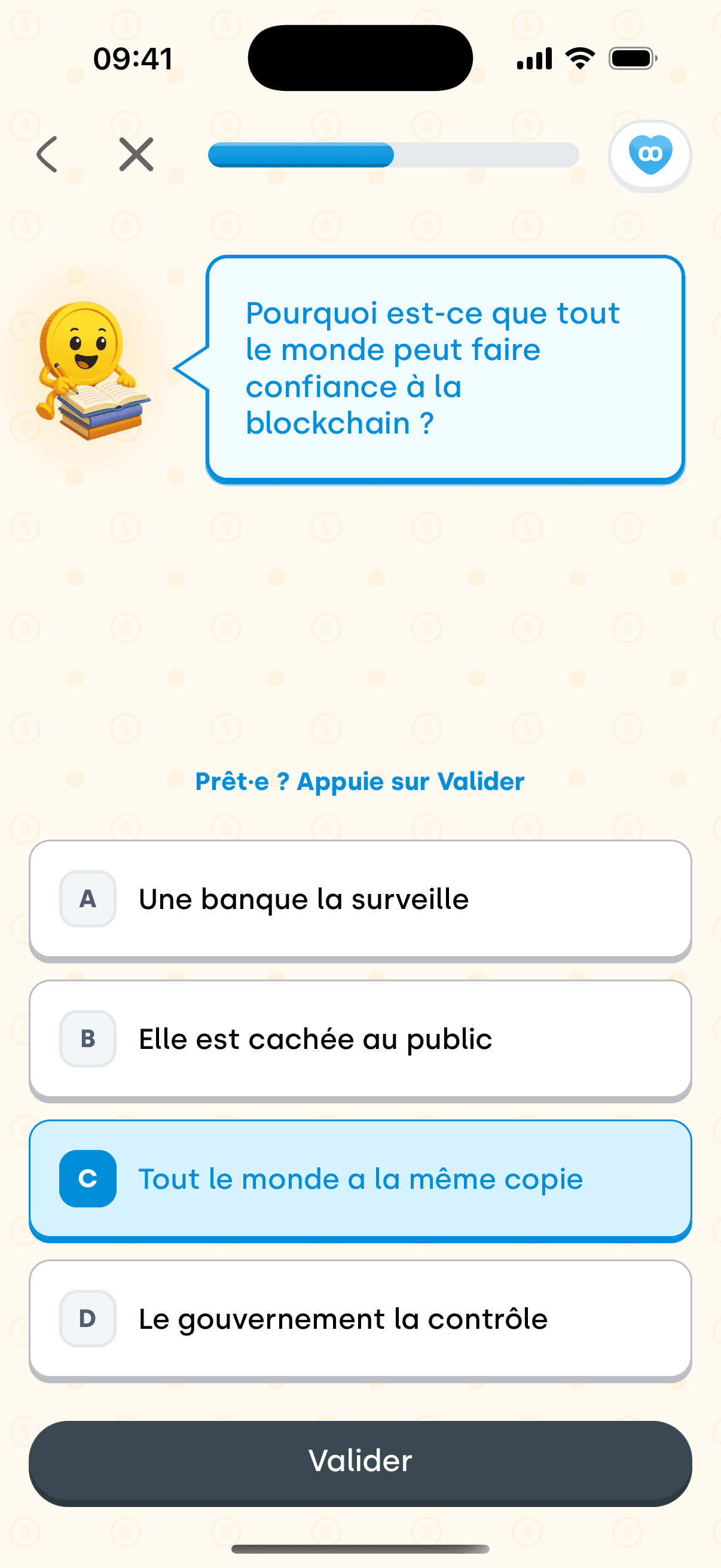 Écran de quiz Coinscious : une question à choix multiples sur la blockchain, Penny coache l'apprenant.